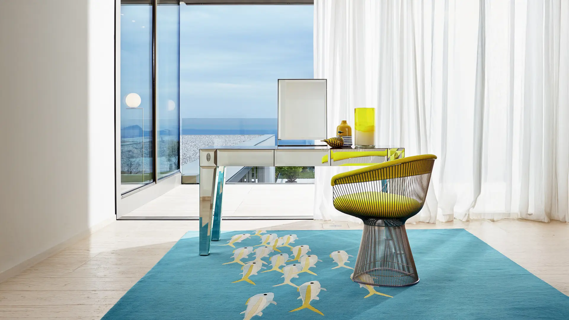 toilette in specchio con poltrona